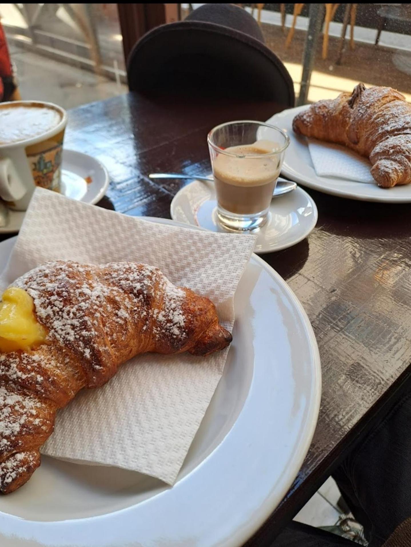 Laterani Dfm Affittacamere 2*